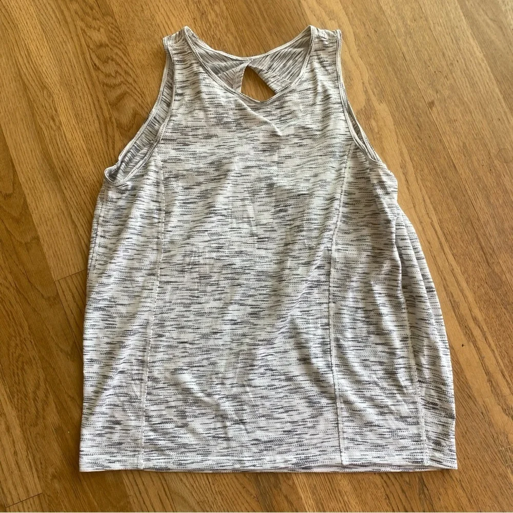Lululemon Low Key Tank Size 8 EUC Approximate flatlay